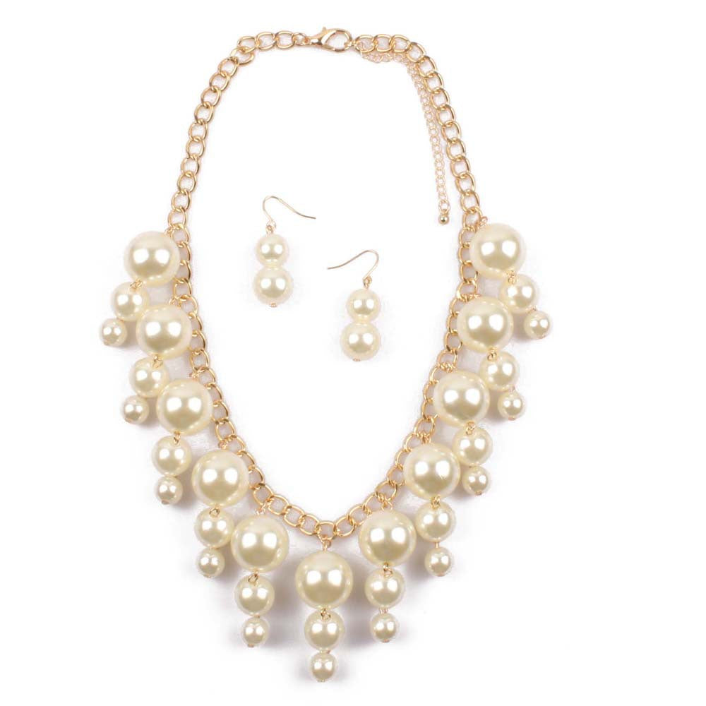 Creamy Pearl Necklace and Earrings Set