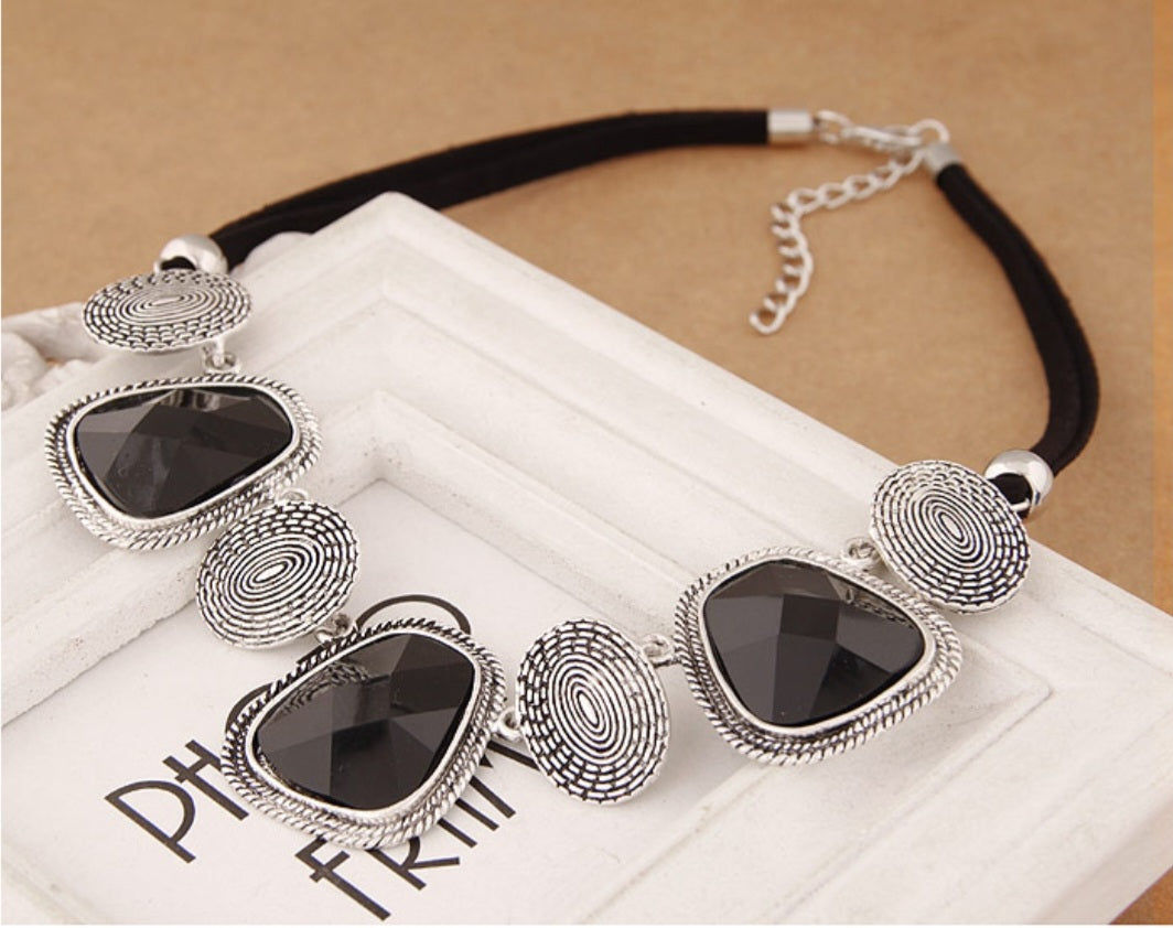 Exaggerated Alloy Metal Necklace