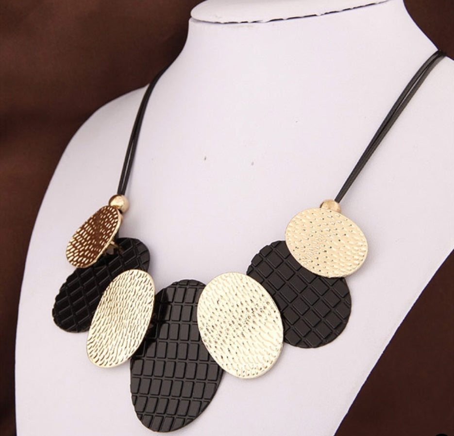 Alloy Exaggerated Metal Necklace